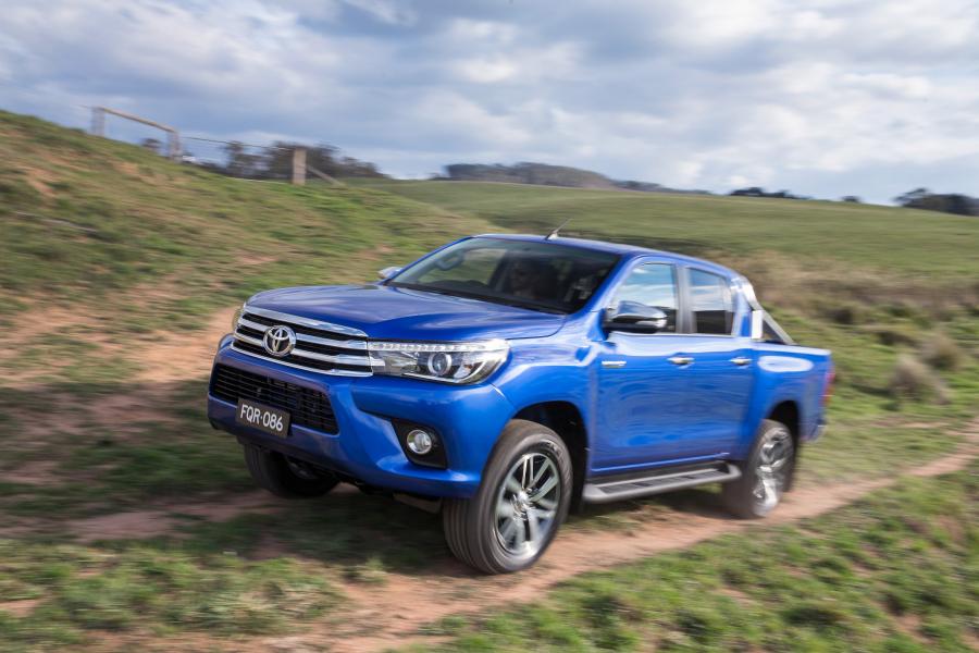  Toyota Hilux SR5 Double Cab 4x4 2015 года  (AU) (фото 6 из 18)